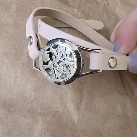 Essential Oil Diffuser Bracelet, Tree of Life Jewelry Aromatherapy - Picture 2 of 7